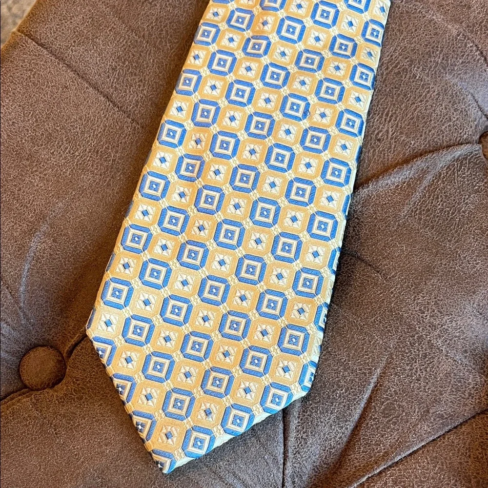 Tasso Elba Blue and Yellow Patterned 100% Silk Tie